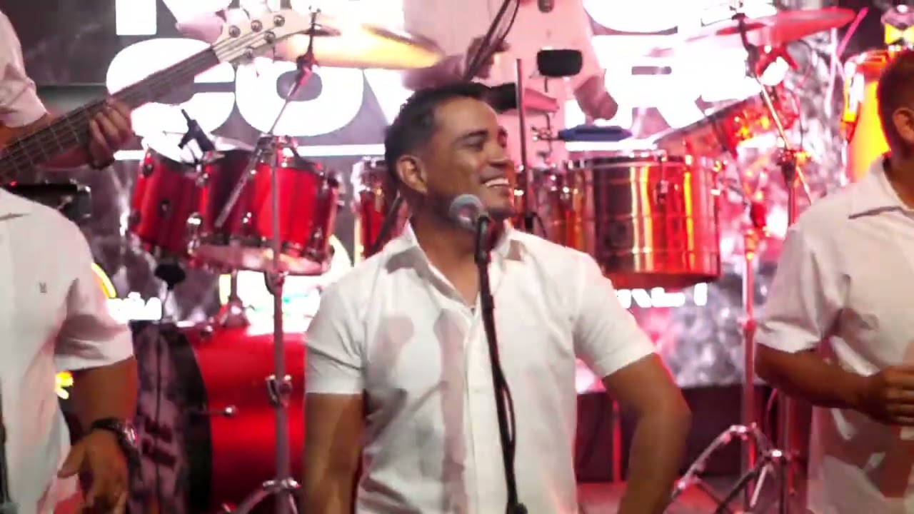 Este hombre te ama, en vivo raspacanilla