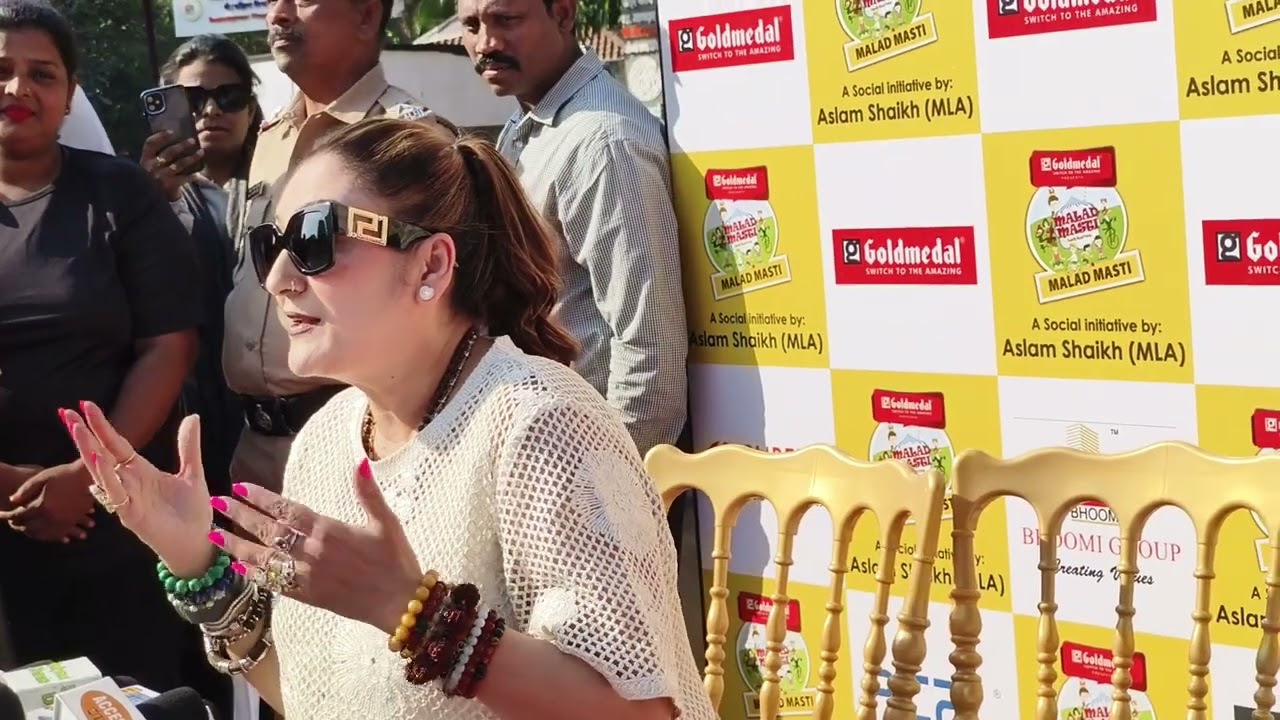Sunita Ahuja at Malad Masti organised by MLA Aslam Shaikh. #bollywood #maladmasti #aslamshaikh #news