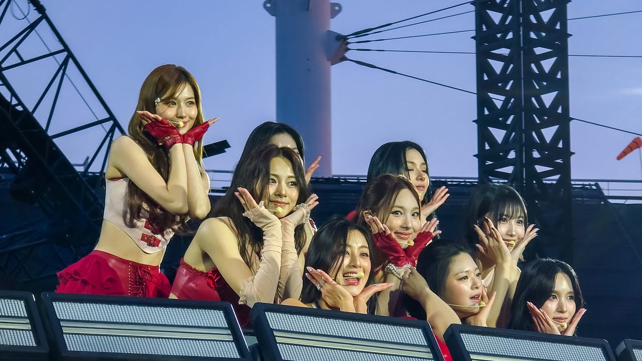 250425 트와이스 TWICE - 콜드플레이 내한 공연 오프닝 | Music of the Spheres
