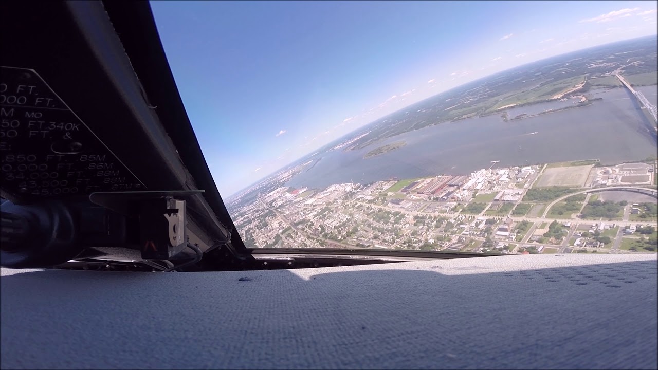 Gulfstream IV-SP Visual Approach and Landing 9R Philadelphia KPHL ATC Audio