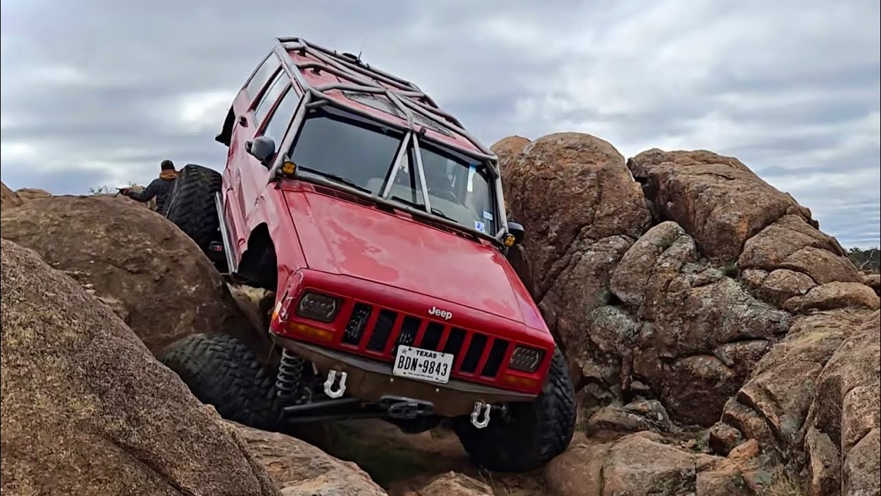 Texas Rock Crawling at Katemcy Rocks 🤘🏼 #jeep #xj #rockcrawling #rockcrawler #offroad
