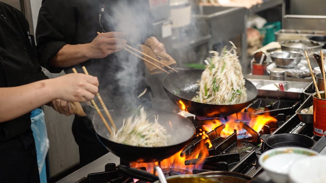 Japan Spa & Sauna Ресторан Ramen and Meat Bowl с широким выбором меню Изакая
