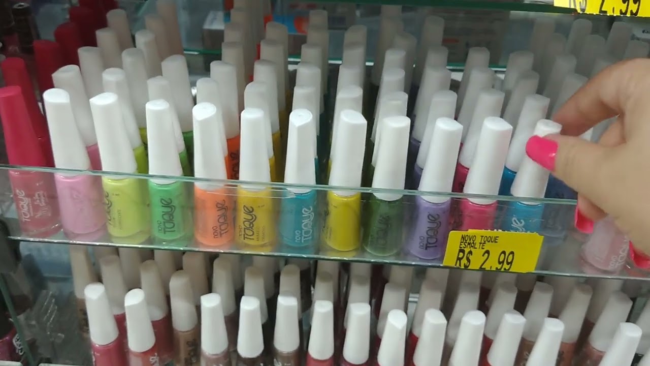 Passeando na perfumaria e mostrando muitos esmaltes!