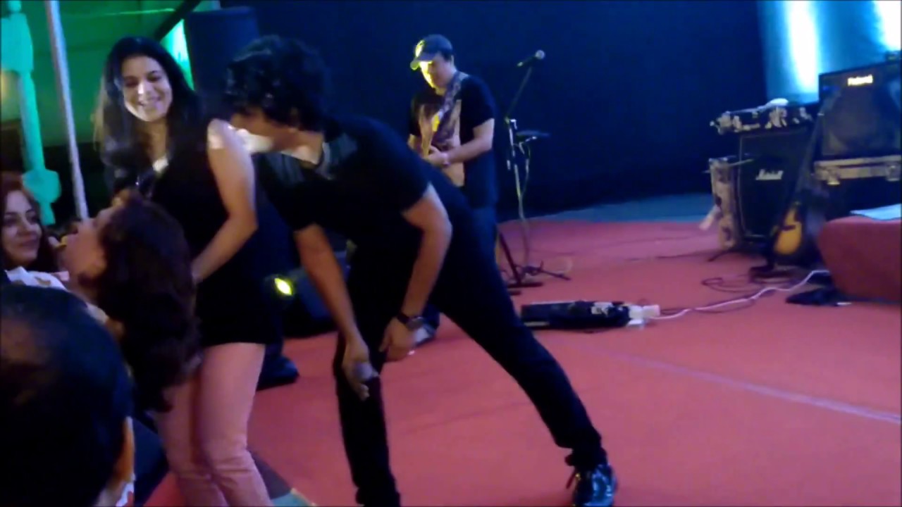 Zara Sa, singer KK live at Poona Club, Pune, 12 September 2015