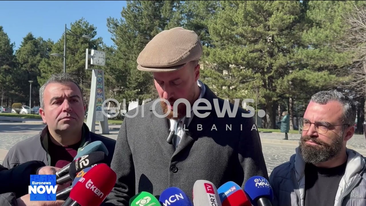 Korçë, qytetarët peticion për hapjen e rrugës: Po goditet turizmi dhe tregtia