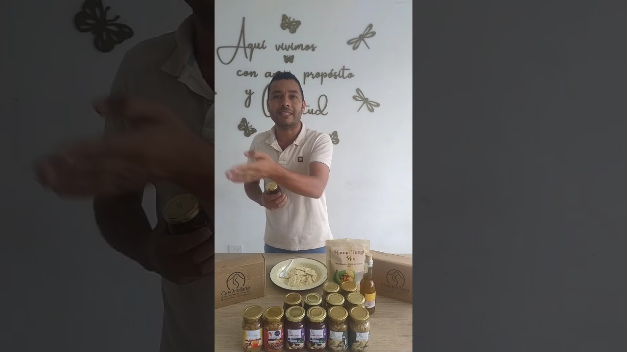 3 preparándonos para dar degustaciones de conservas con setas  cuando ya tenemos un lugar