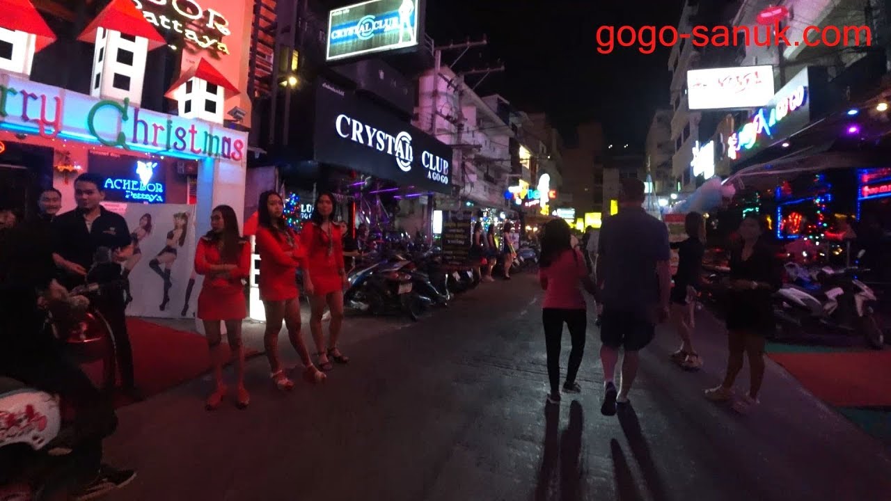 traveling alone in Pattaya 2017 day and night at the year-end