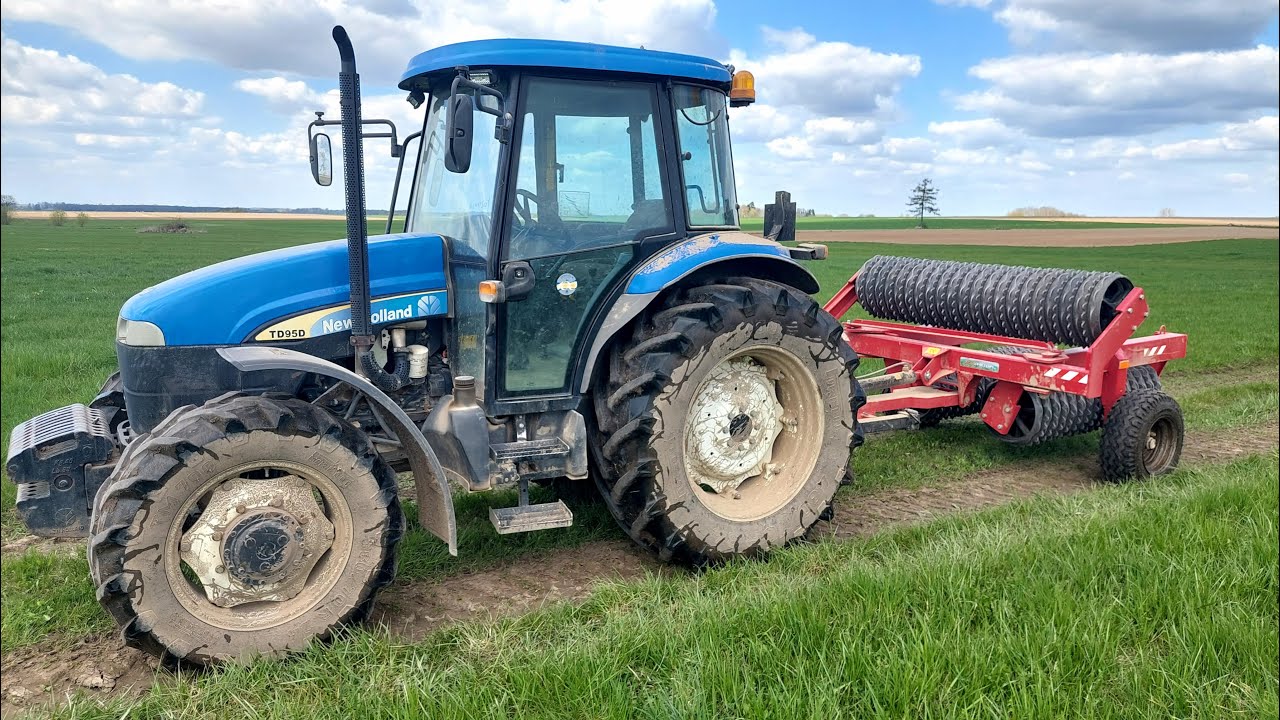 Wałowanie zboża New holland TD95D