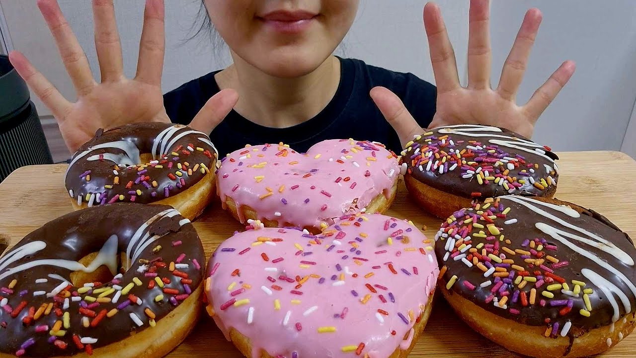 Mukbang sprinkle donuts🍩 스프링클 도넛 먹방
