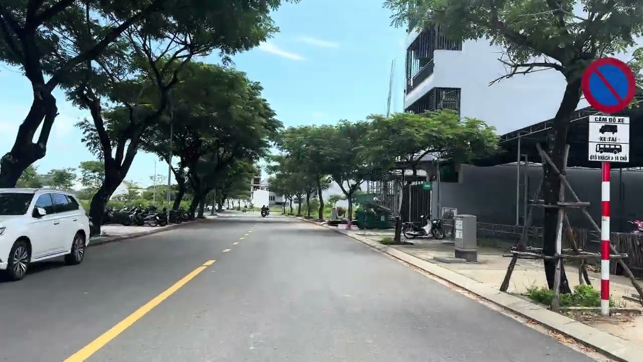 Khu Đô thị FPT - Tp Đà Nẵng- Lô Góc Đường đôi siêu Đẹp. Ngang 7,5x18m (131m2 ) - Giá 9,5 tỷ 