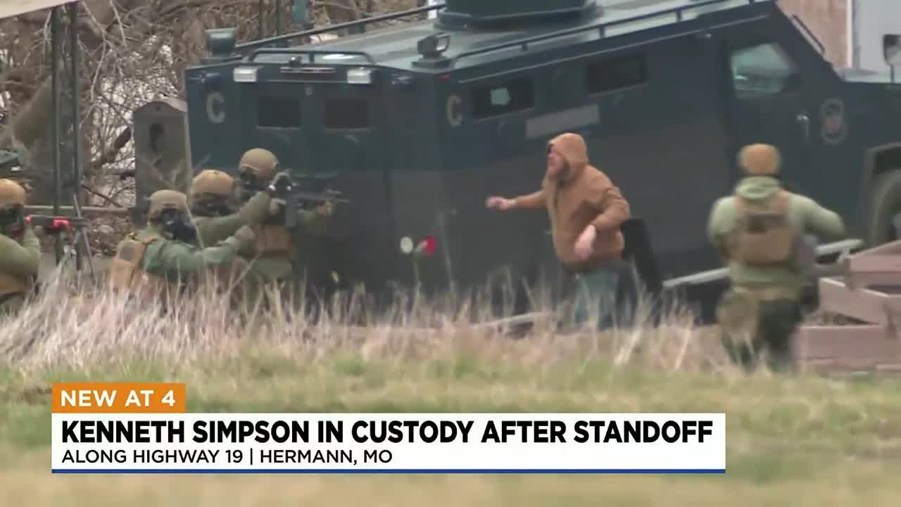 Standoff with suspect ends in Hermann, MO after officers shot