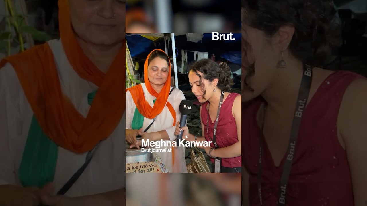 Who brings the food at the Cockroach Janta Party protest?