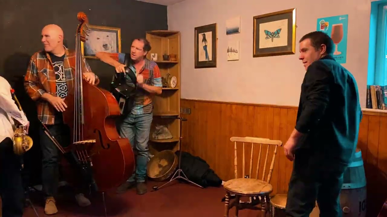 Taverner's Teapot (+) Unplugged Upstairs at Redbeer'd, Kings Norton, Birmingham 05-08-25