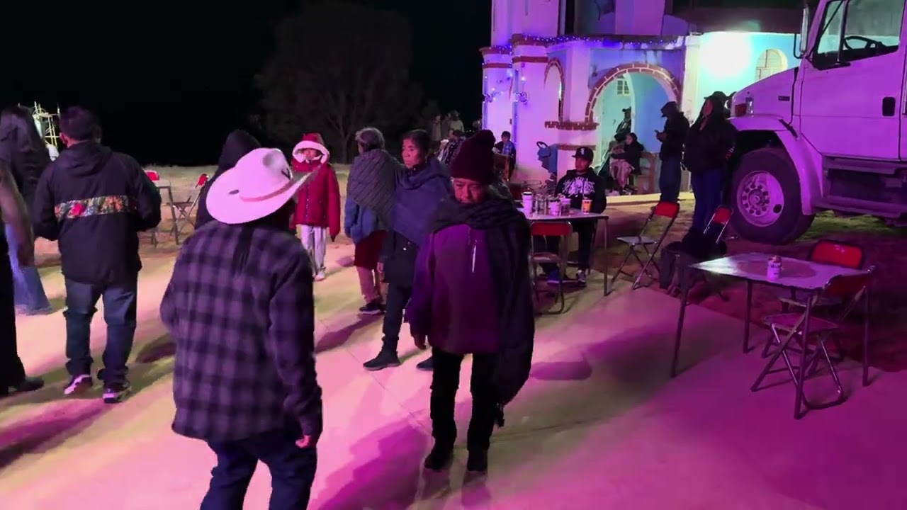 Baile de Año Nuevo en la Santa Cruz, Guadalupe Nundaca, OAX - Banda Santa Cruz