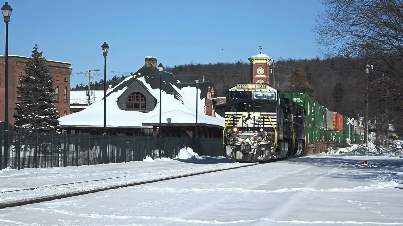 NS Z265 passing through Chatham NY Jan 31, 2026