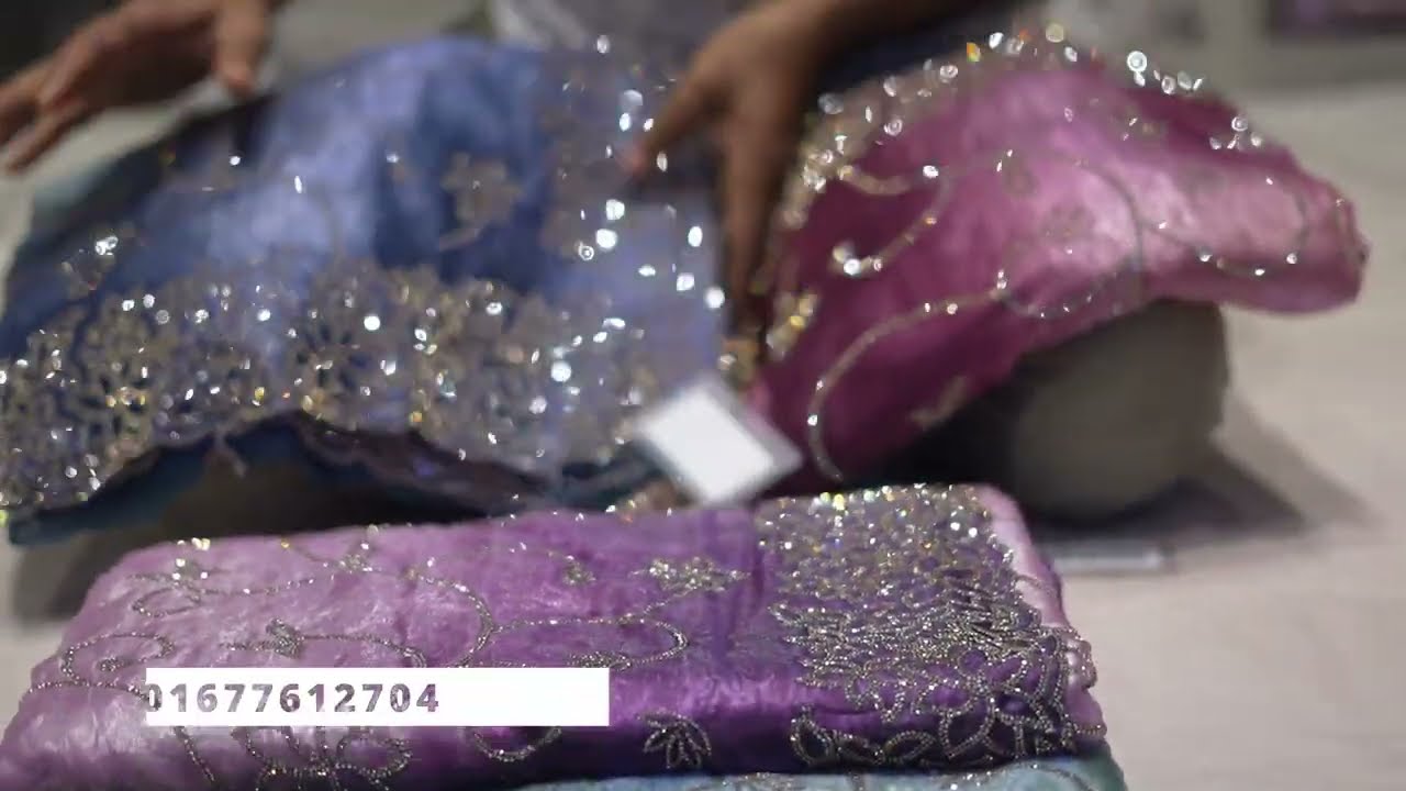 রূপে ও আভিজাত্যে ভরপুর স্টোন ওয়ার্ক সিল্ক শাড়ি  প্রতিটি ভাঁজে জ্বলজ্বল করছে সৌন্দর্য আর রাজকীয়তা।