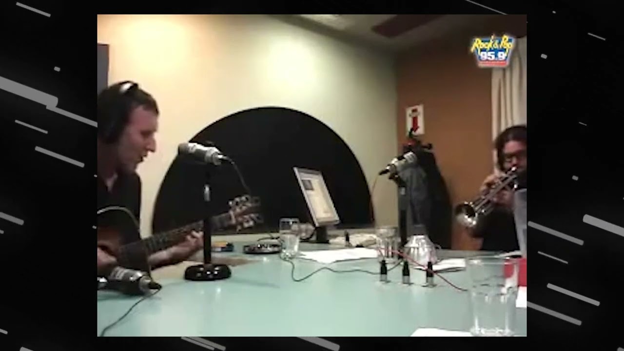 Con los ojos cerrados - Show acústico de Skay en Falso Impostor (2011)