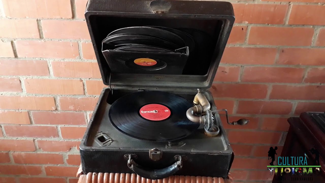 Tocadiscos O Victrola Antigua