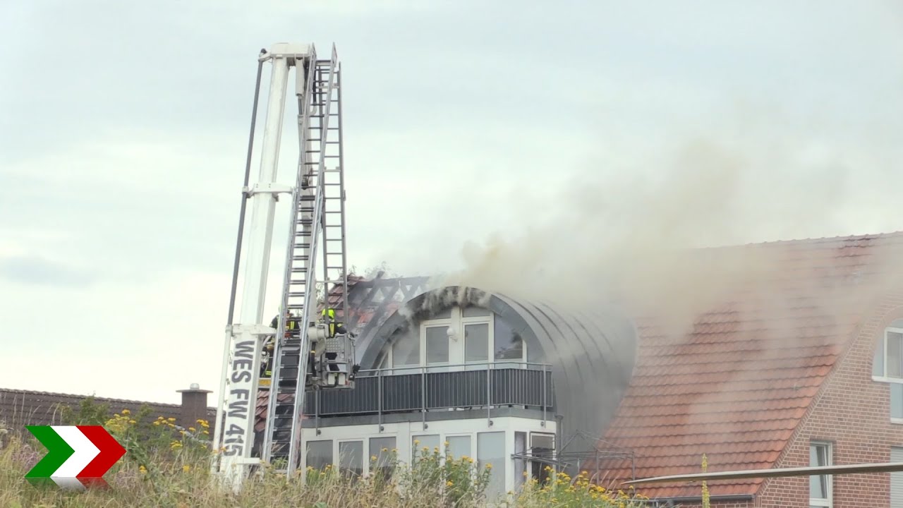 Wesel: Leichtflugzeug stürzt in Dachgeschosswohnung - Drei Menschen verlieren ihr Leben