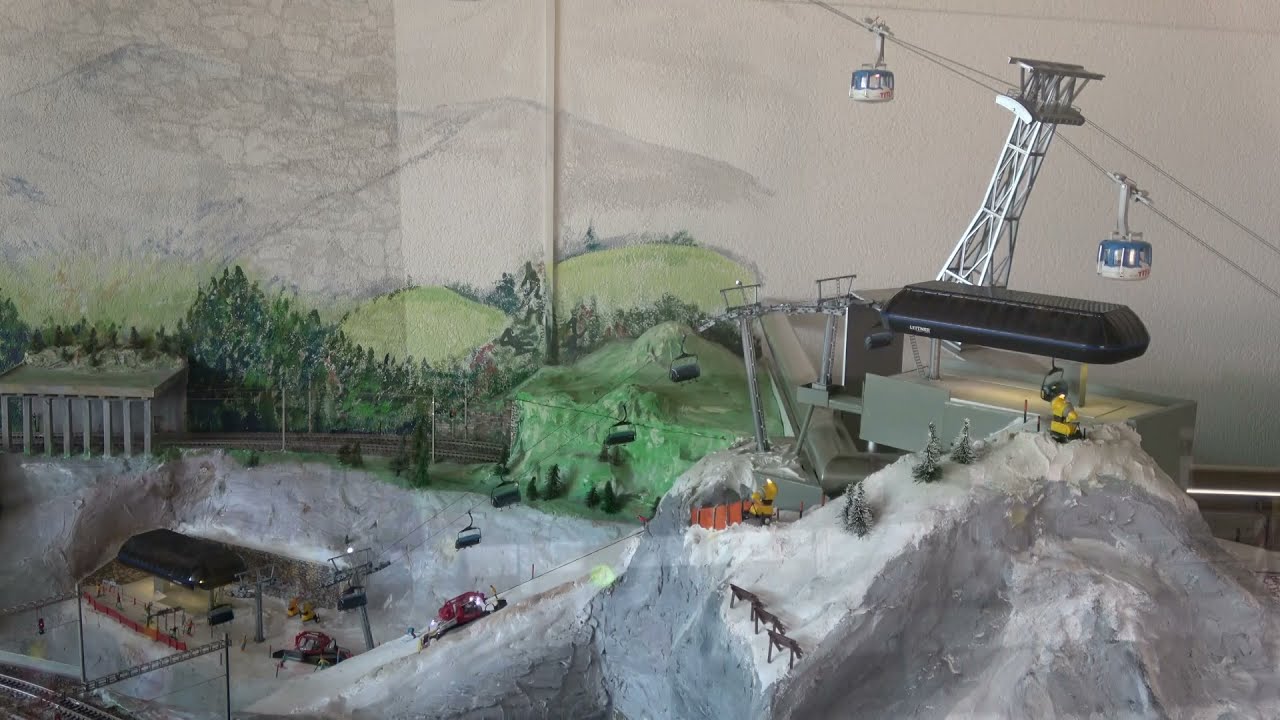 Skigebiet H0 mit Seilbahnen und Pistenbully