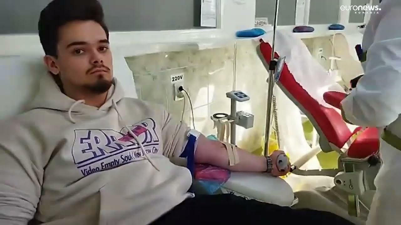 Operație de 20 de ore. Medicii au reuşit să replanteze braţele unei fete de 15 ani