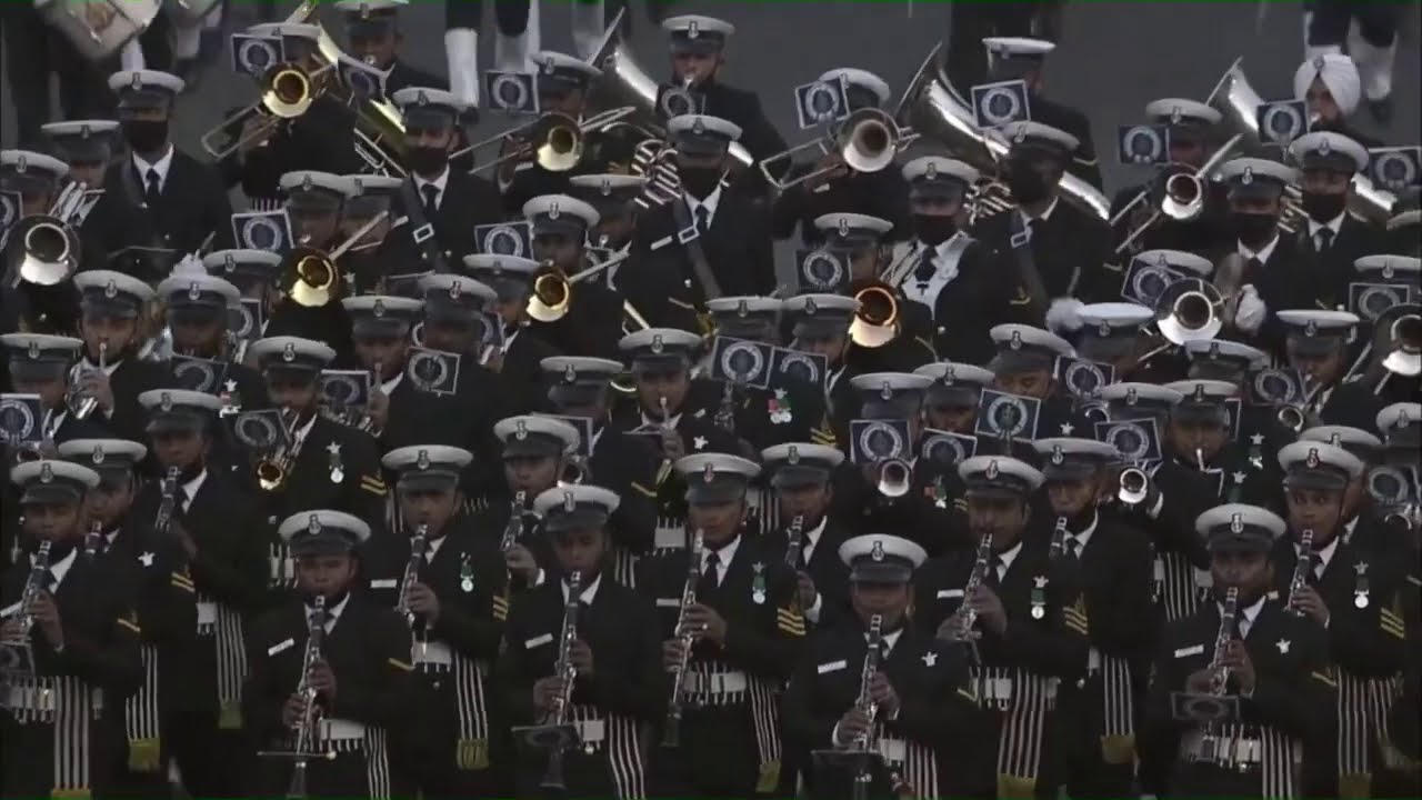 Sare Jahan Se Acchha at Beating Retreat 2021 by Armed Forces Band in New Delhi