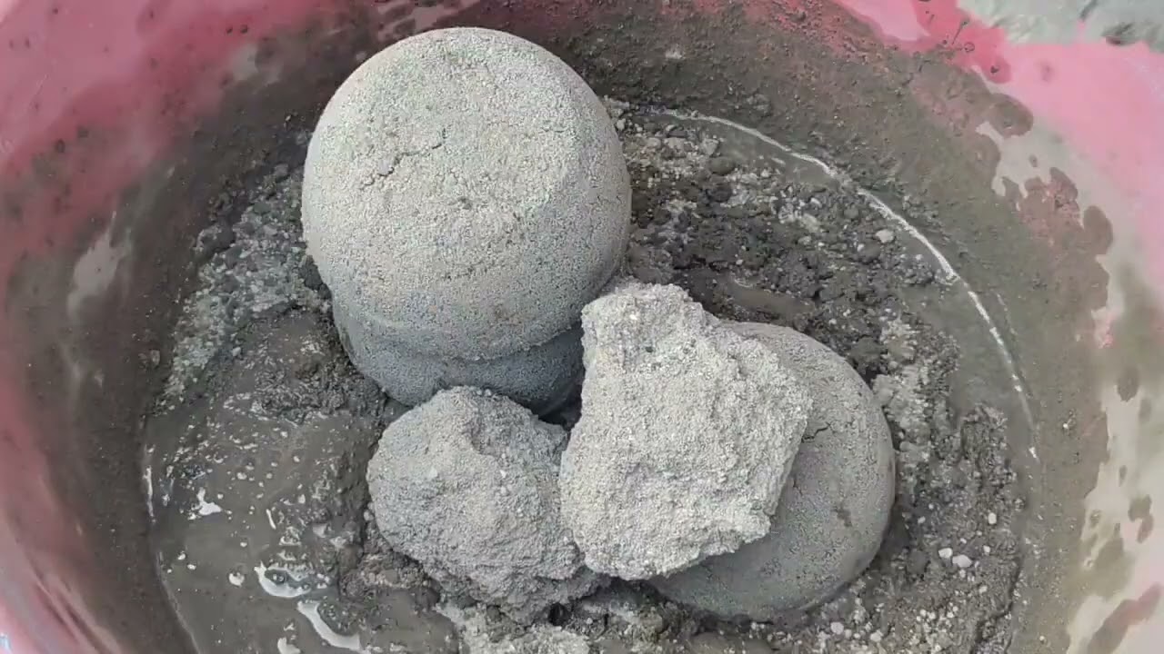 Asmr - Gritty sand cement crumbling in water 💦#oddlysatisfying 