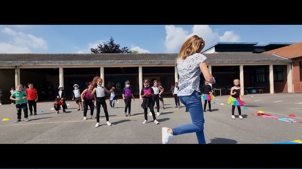 Danse: La danse à travers le temps version 2 (classe de CP-CE1 de Mme Quirico)
