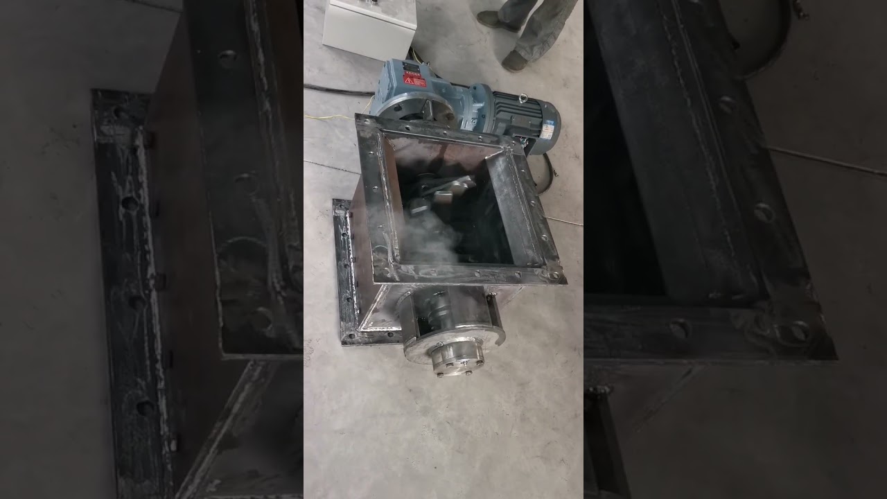 Single lump breaker on the silo bottom  for cement discharging. #breaker  #cement  #discharge