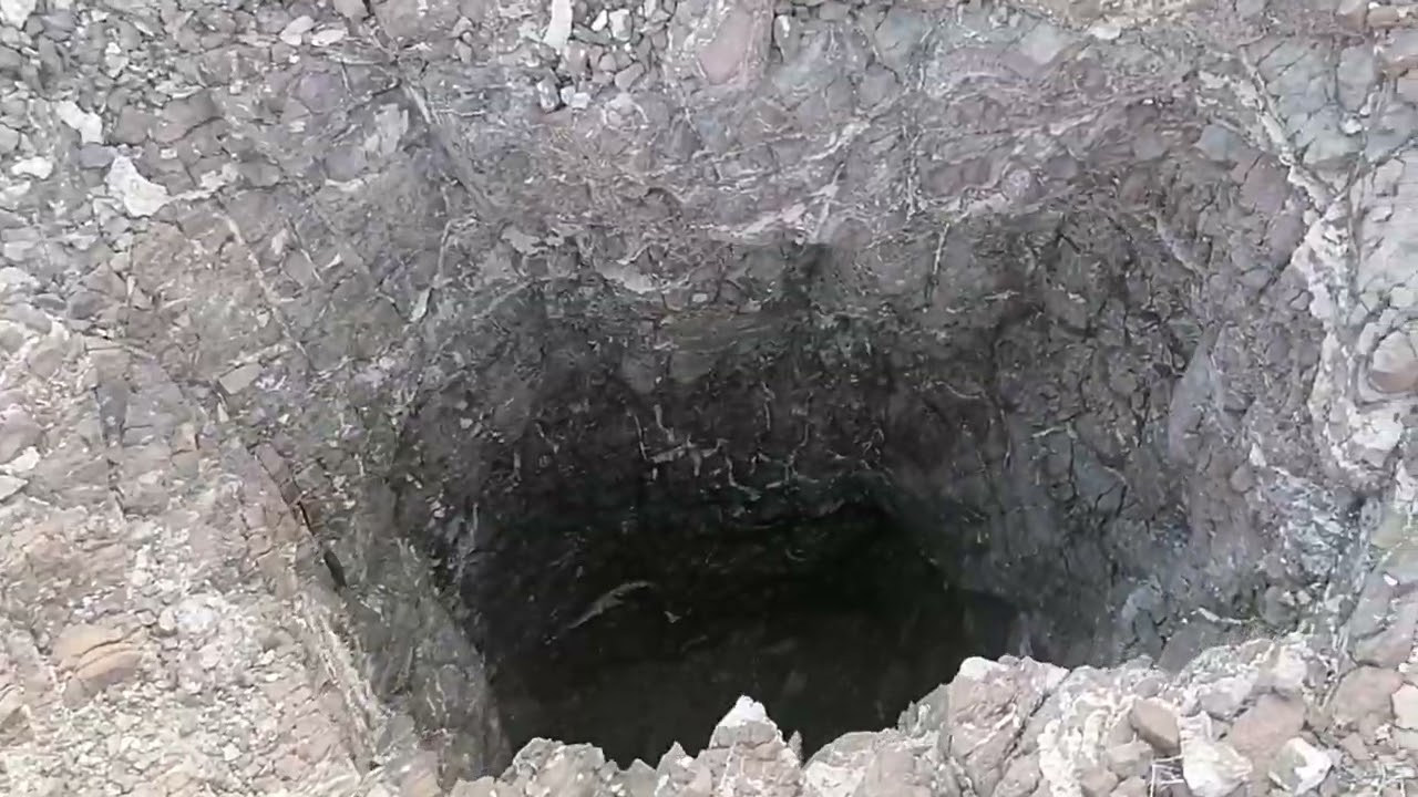 أبار الفرس الموجودة في وادي دما بولاية سمائل.