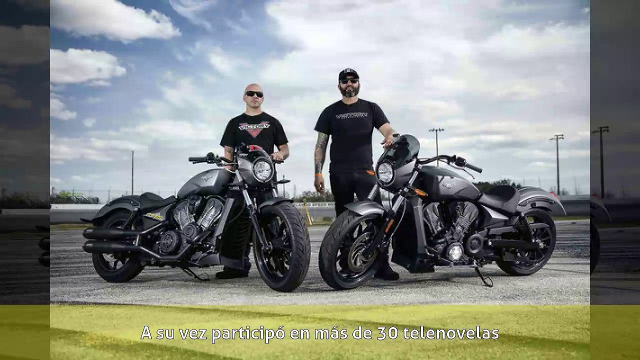 Tony Carbajal - Biograf&iacute;a