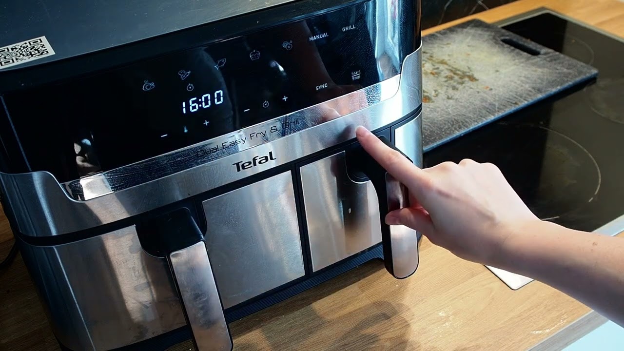 Kiełbasa z frytkownicy beztłuszczowej Tefal Dual Easy Fry&Grill EY905D