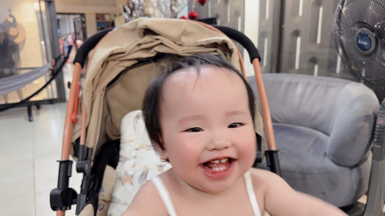Mùng 7 Tết  đấu khẩu với cậu Út 