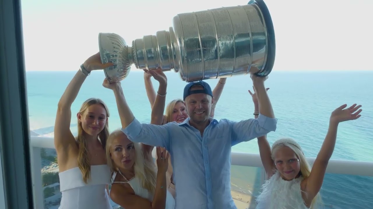 МАКС ИВАНОВ . ДЕНЬ С КУБКОМ СТЕНЛИ  🏆