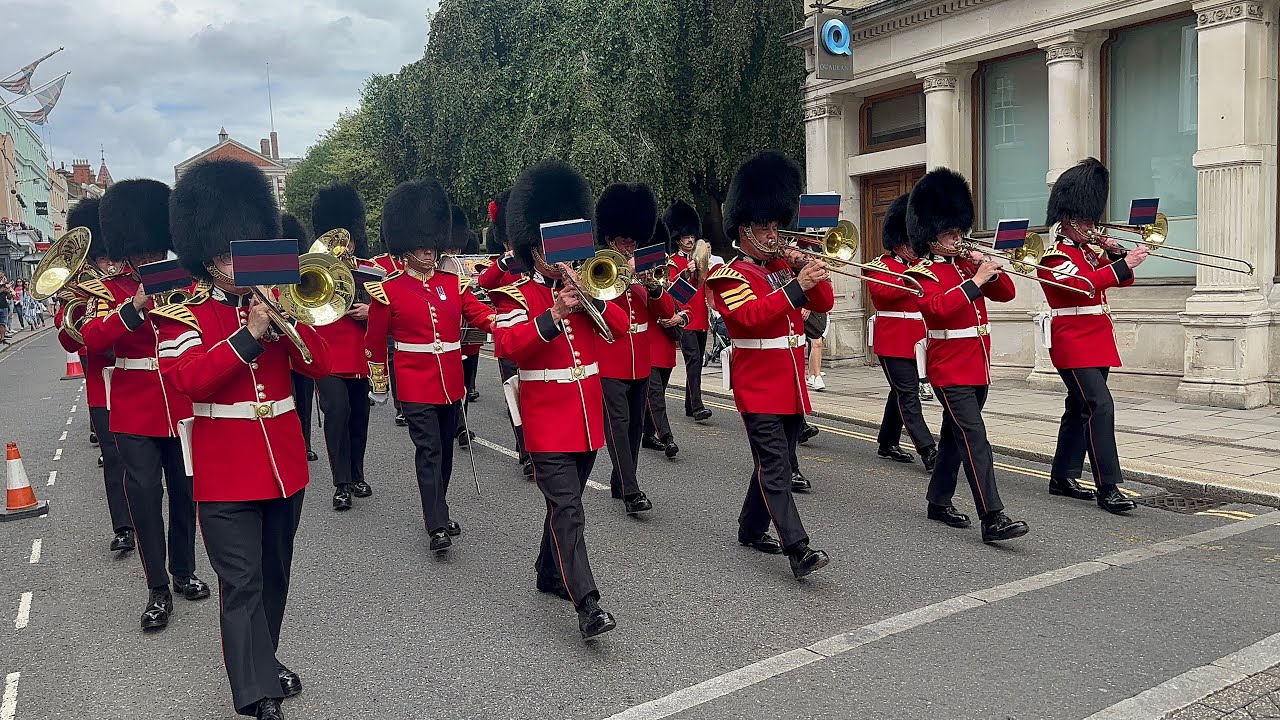 Band of the Scots Guards Return to Barracks