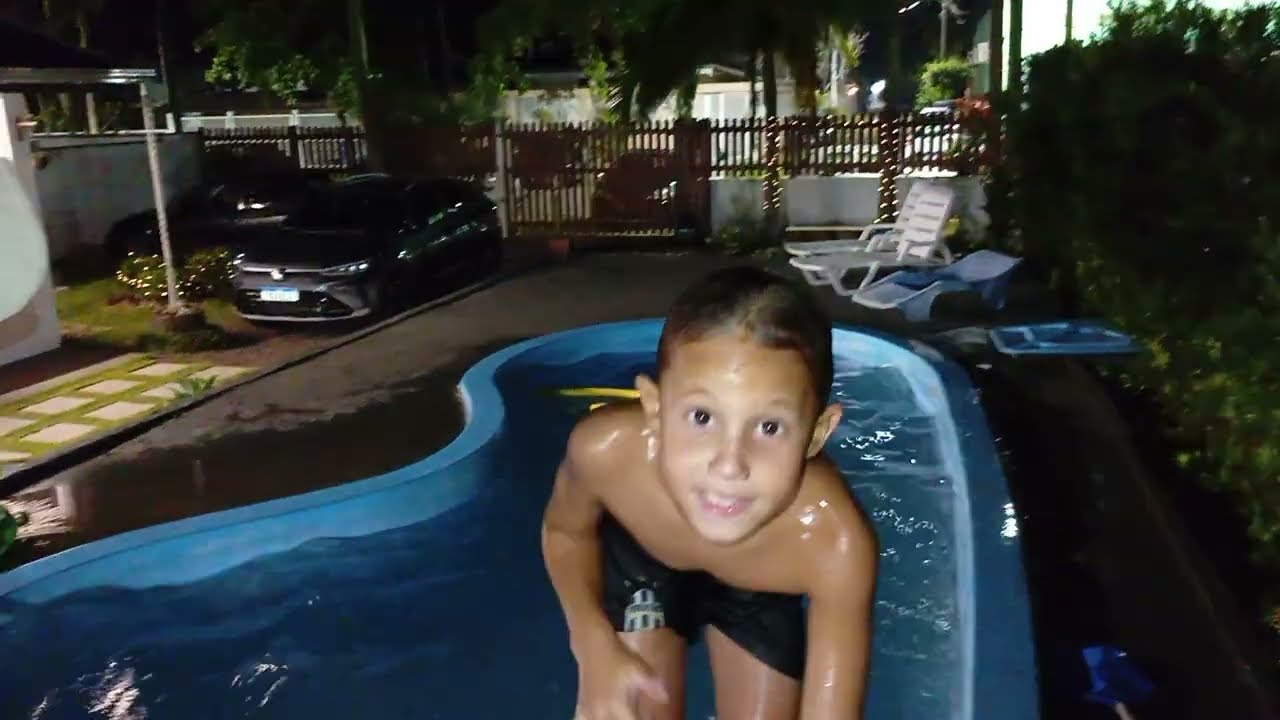 PISCINA À NOITE 25/01/26 #filhos #piscinas #swimming #night #summer