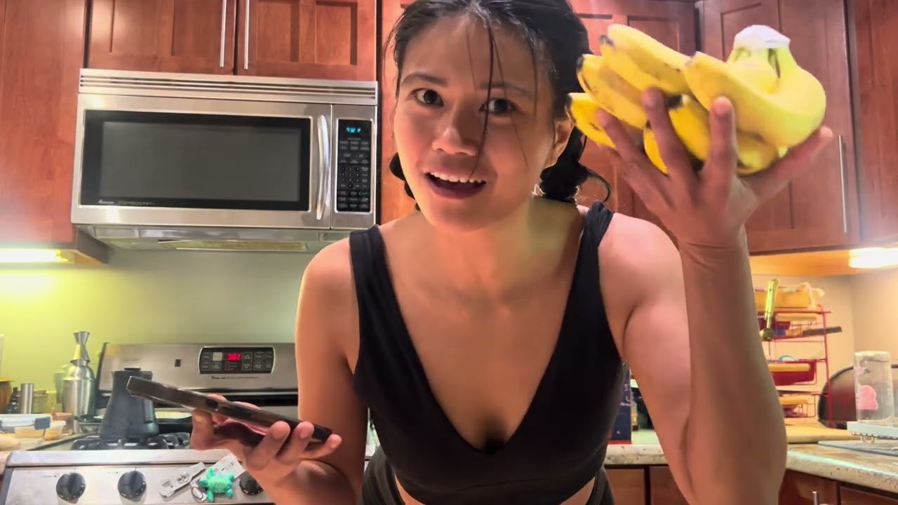a grocery haul from Trader Joe&rsquo;s (full moon vibes)