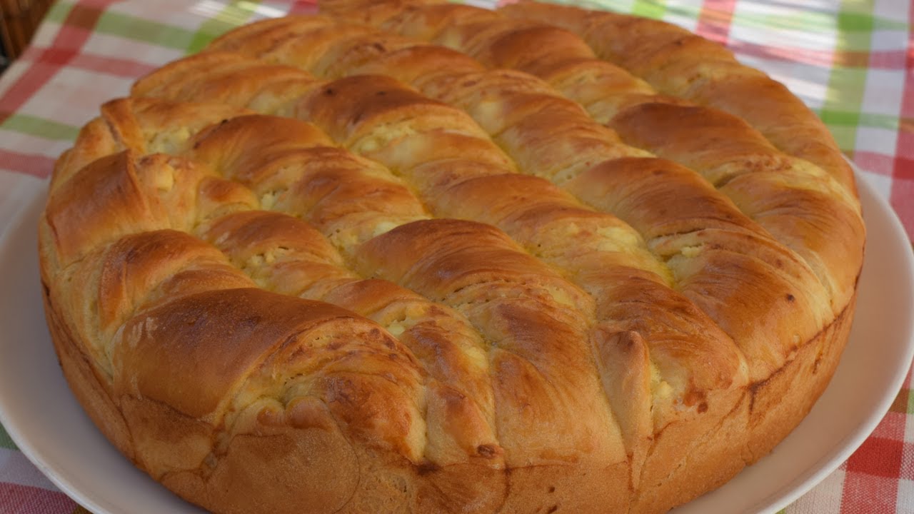 Усукан Тутманик със Сирене - Пухкав, Лесен и Вкусен