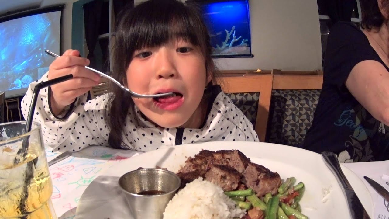 グアム旅行初日に食べた夕食の様子です（シーグリル）