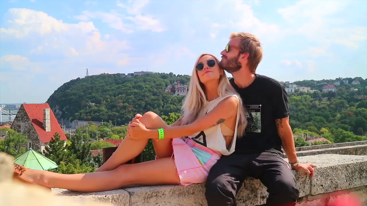 Hello, Budapest. (CutiePieMarzia/Marzia/русские субтитры/rus sub)