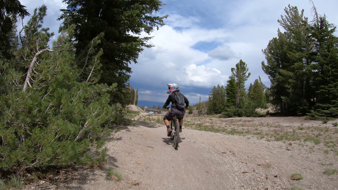 072419 Mammoth Chasing Noel - Richter Trail