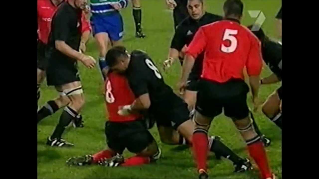 Jerry Collins knock out tackle on Colin Charvis