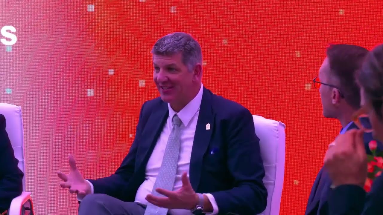 Connection vs Connectivity: Tackling the Loneliness Epidemic | #FutureHouseDavos