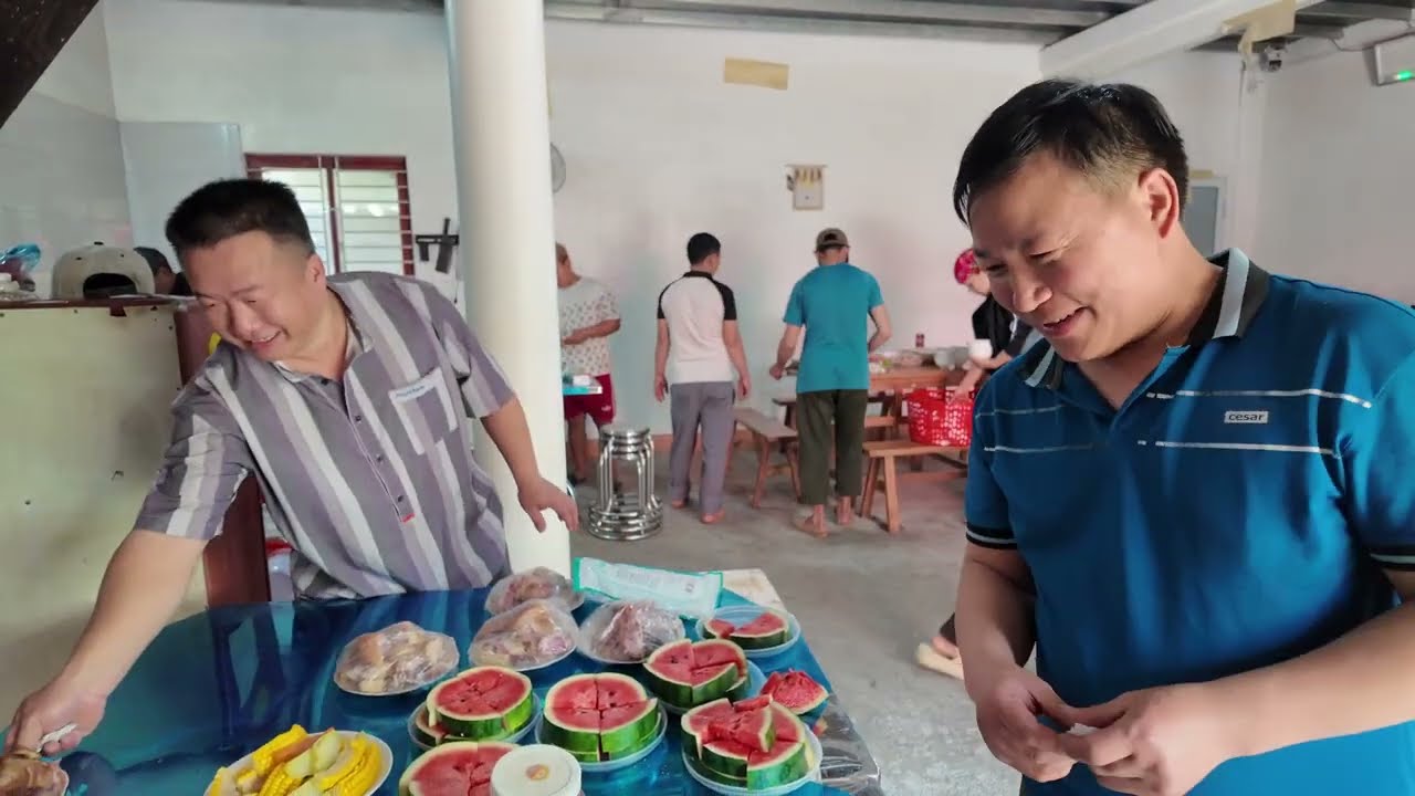Thánh Chém Mèo vạc Với chú Mí Và Chém Gió Cực Căng Khi Nấu 15 Mâm Cơm Tết.Mí Tủa VLOG 