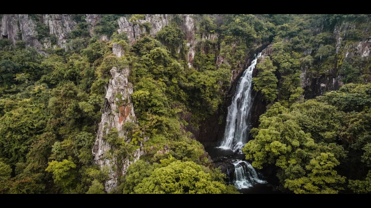 TRACK TO JHARALAWA WATERFALL( CHHATTISGARH ,BASTER ) CINEMATIC VIDEO .