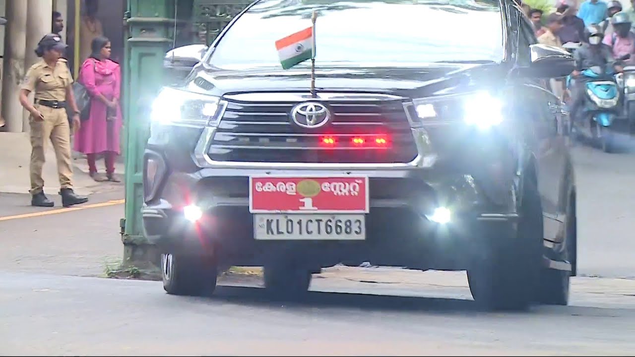 മുഖ്യമന്ത്രിയുടേയും മന്ത്രി റിയാസിന്റെയും വാഹനങ്ങളിൽ വരെ നിയമലംഘനം; ഇത് ഏത് AI ക്യാമറ പിടിക്കും ?