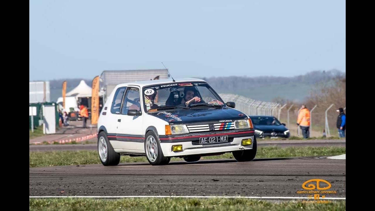 205 GTI 1.6L (Talon pointe / freinage pied gauche)