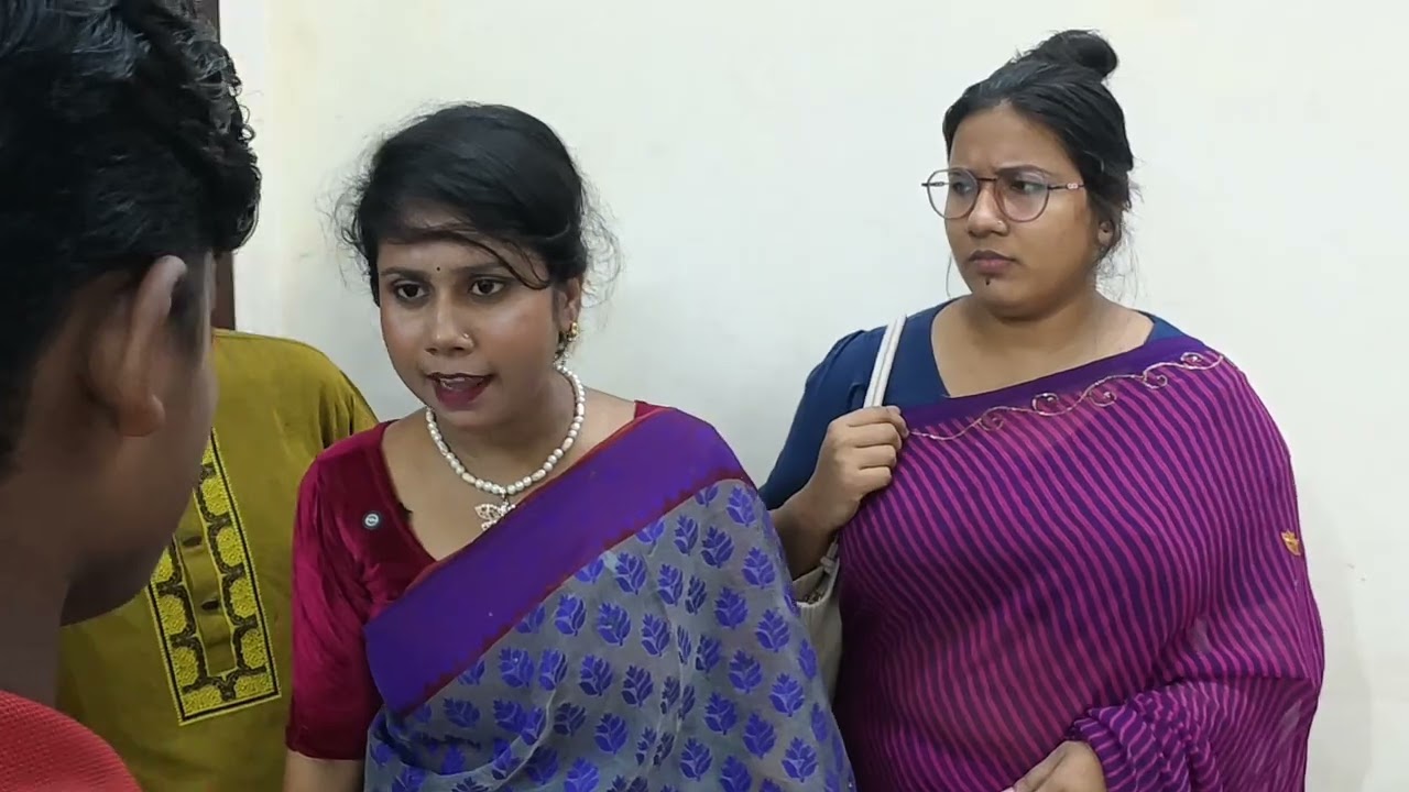 দাদা-দাদী কে পচা মুড়ি খেতে দেওয়ায়,নাতি তার  মাকে পচা পান্তা ভাত খেতে দিল, এমন নাতিসবার ভাগ্যে জোট