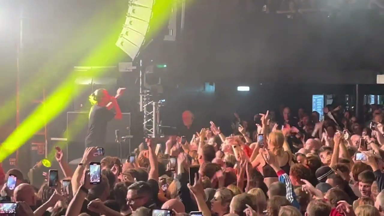Ian Brown - F.E.A.R - Live Nottingham Rock City