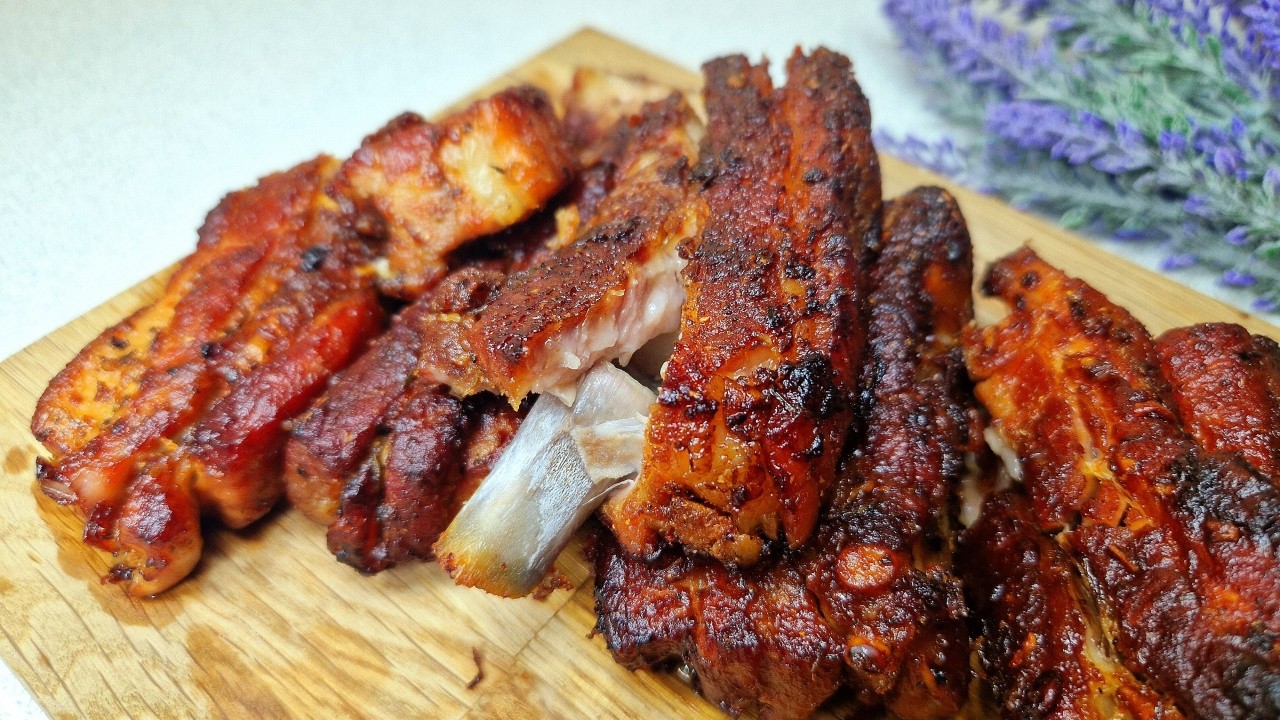 Das Fleisch fällt vom Knochen | Spareribs im Backofen | Rezept für perfekte Knoblauch BBQ Rippchen